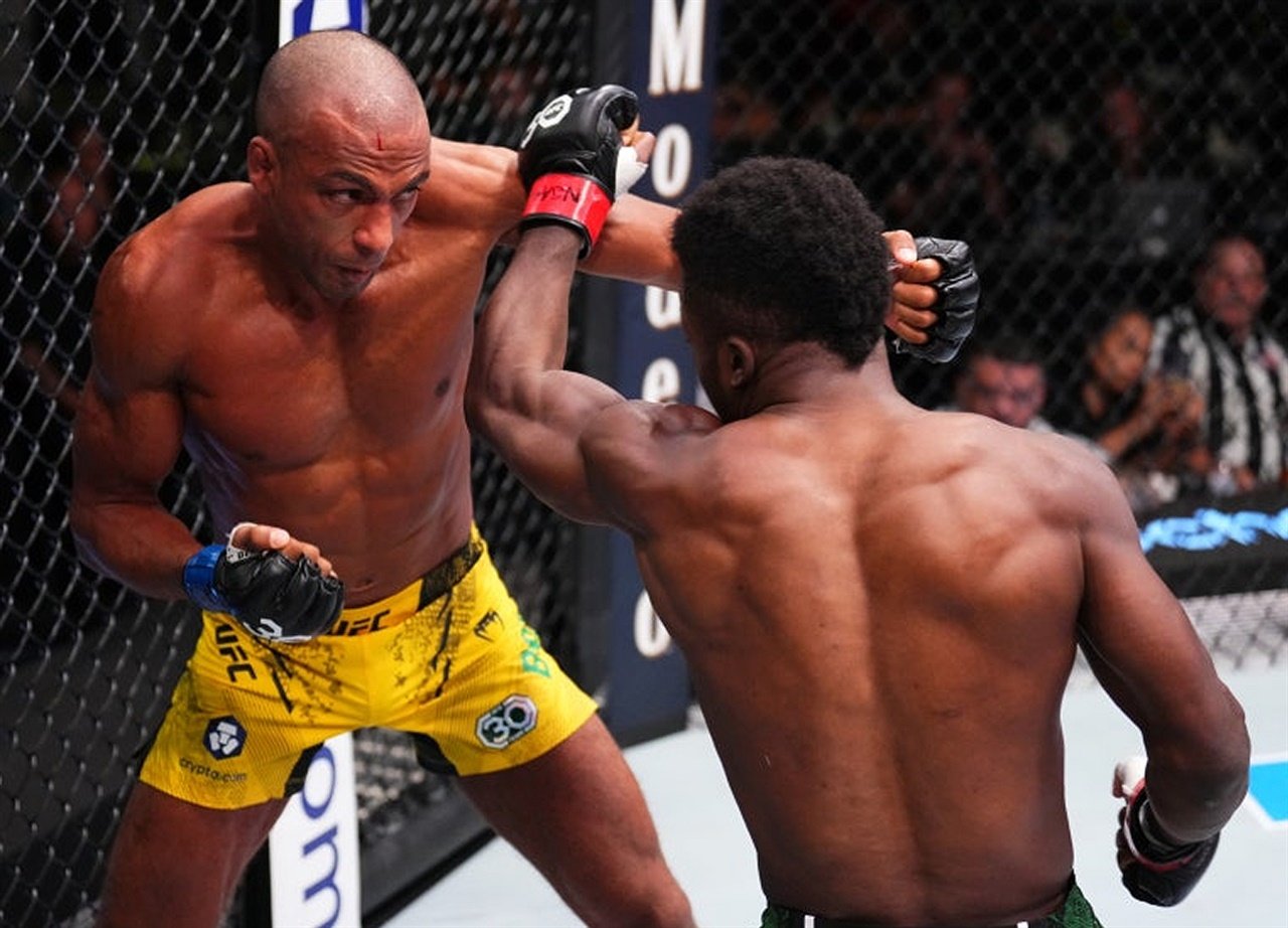 바르보자, UFC330서 부상 은퇴 눈물