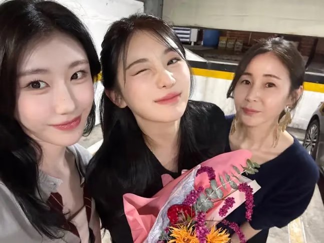 채령, 팬미팅서 오열…모친 암 투병 고백